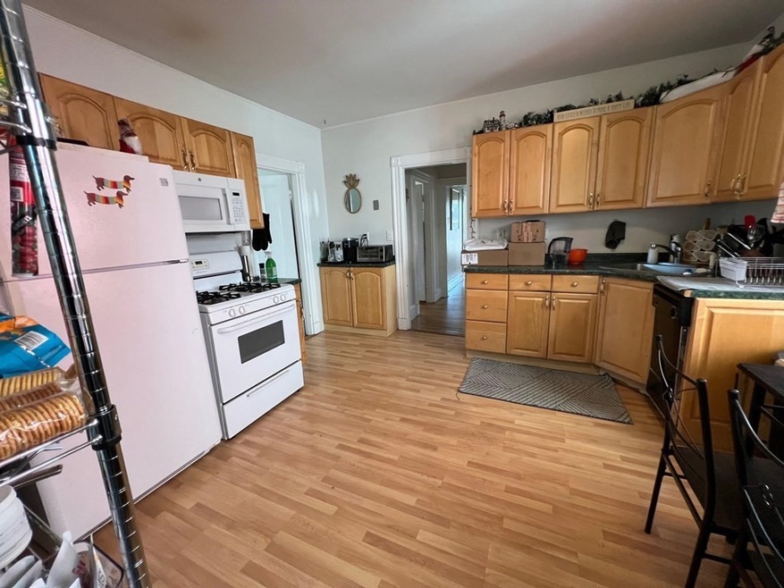 9 Craig Place unit 3, Brookline, MA 02446 - photo 1