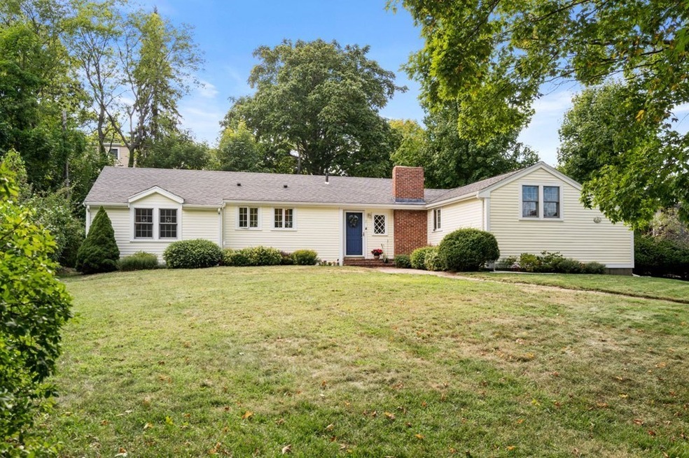 2 Hobart Rd, Marblehead, MA 01945 - photo 1