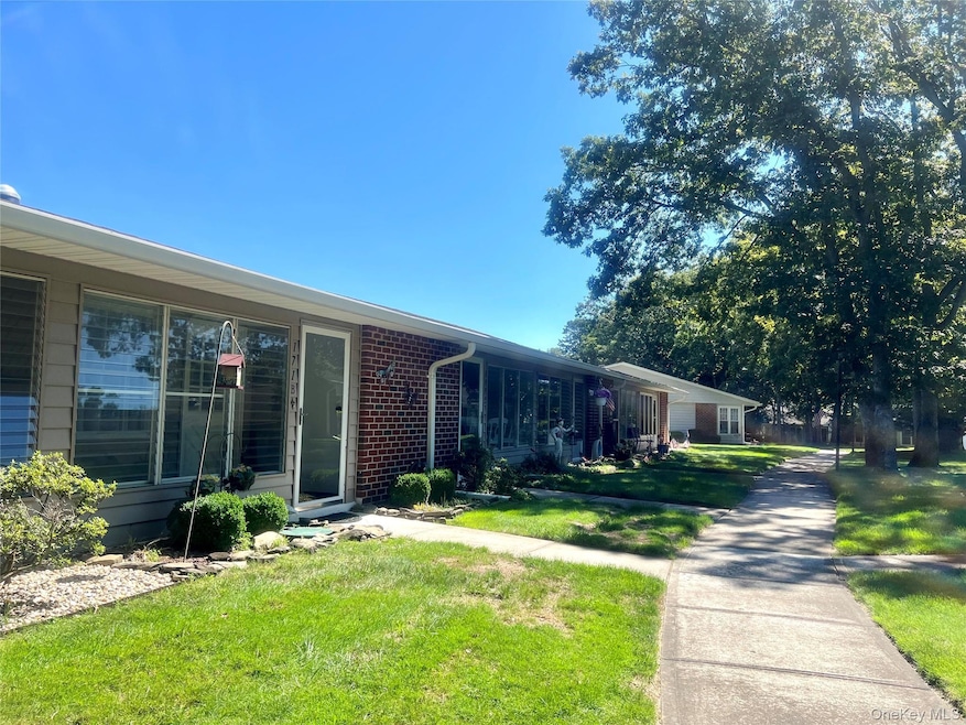 171 Ventry Ct unit 171B, Ridge, NY 11961 - photo 1