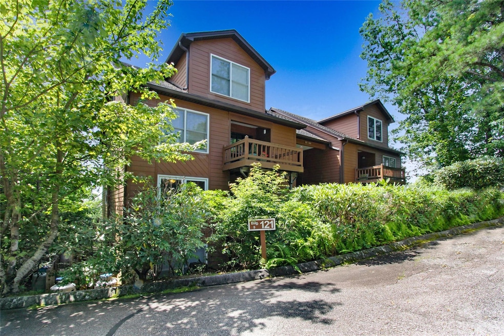 Sold $350,000 • Co-Listing Agent