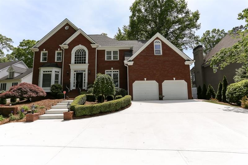 Beautiful New Driveway will Impress!