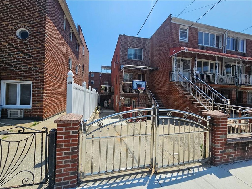 Sold $1,090,000 • Co-Listing Agent