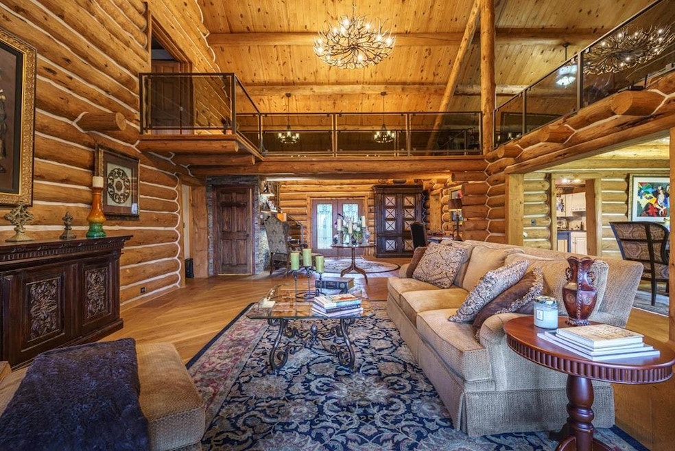 Sold $1,115,000