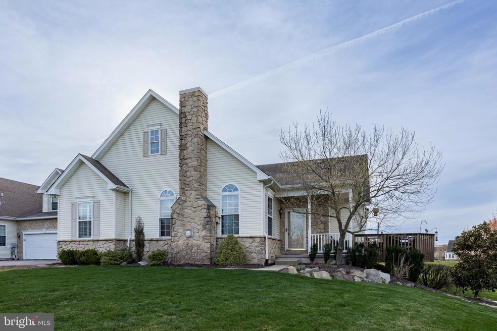 1010 Vintage Cir, Pennsburg, PA 18073 - photo 1