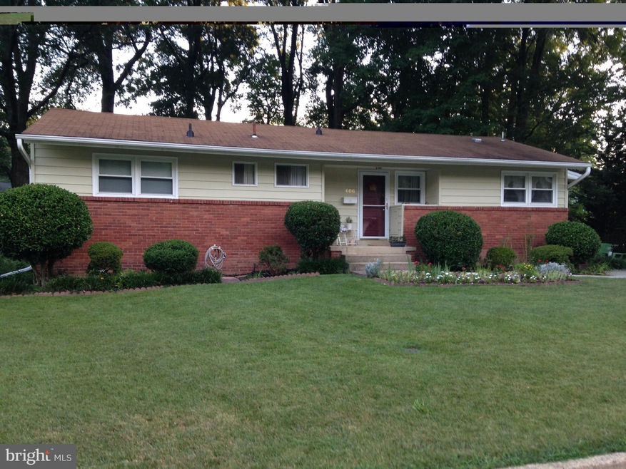 606 Delano Dr SE, Vienna, VA 22180 - photo 1