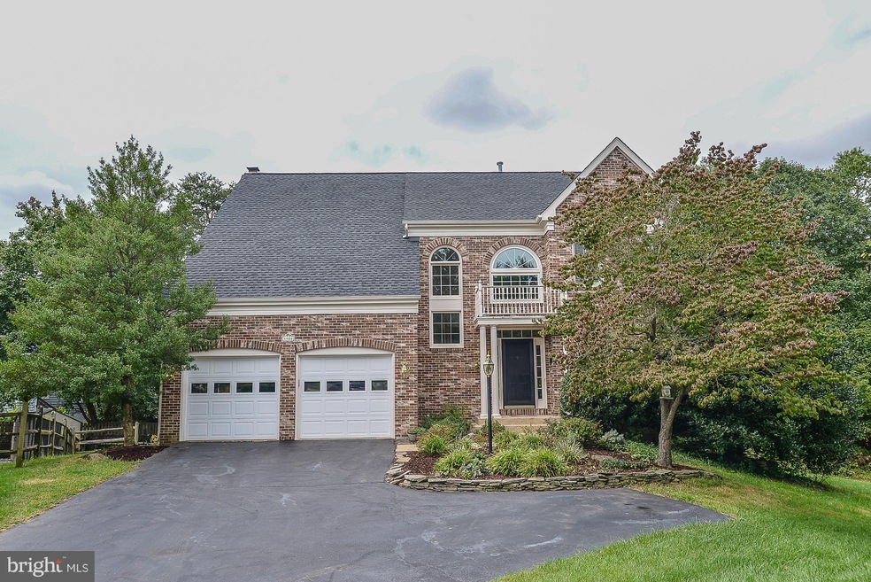 4900 Fox Creek Ct, Chantilly, VA 20151 - photo 1