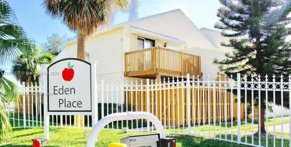 637 Executive Center Dr unit N107, West Palm Beach, FL 33401 - photo 1