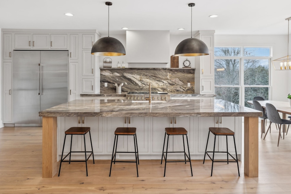 For Sale $1,599,900 • Co-Listing Agent