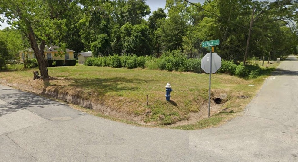 00 Willow St, Houston, TX 77088 - photo 1