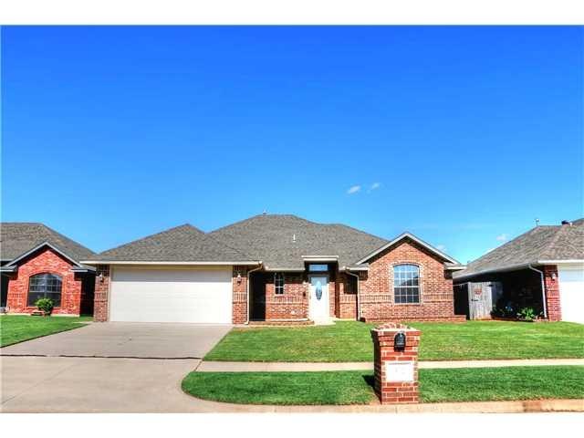 612 Madeline Ln, Moore, OK 73160 - photo 1