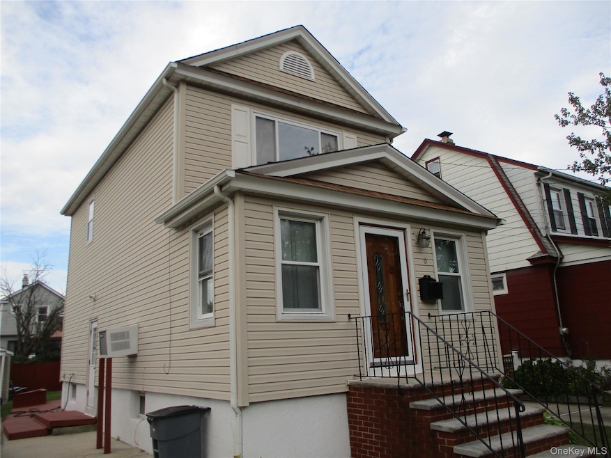 6 Birch Ln, Valley Stream, NY 11581 - photo 1