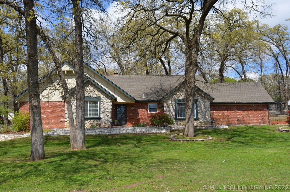 Beautiful Ranch on 1 Acre