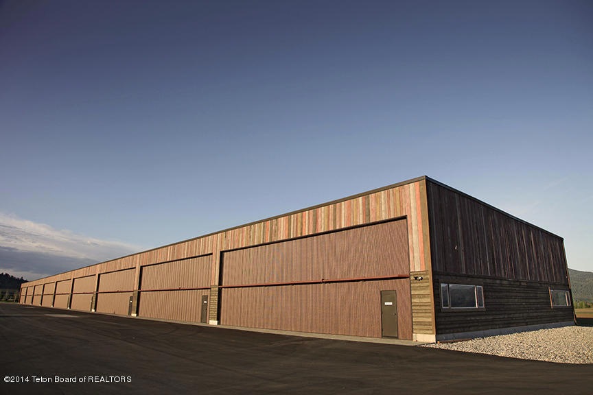 Aero Hangars At The Refuge 46U