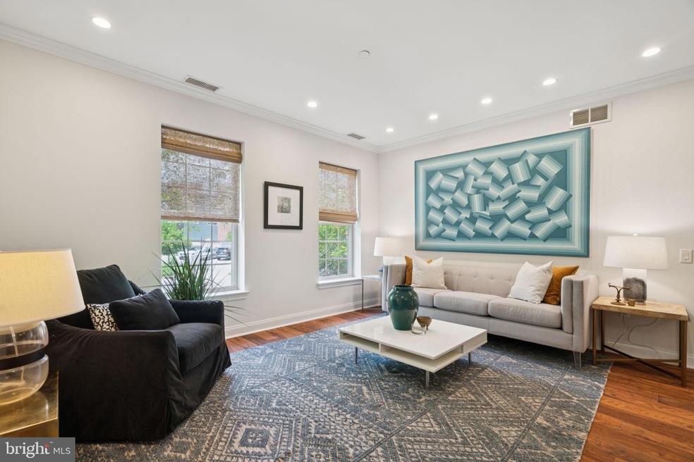 500 Admirals Way unit 110, Philadelphia, PA 19146 - photo 1