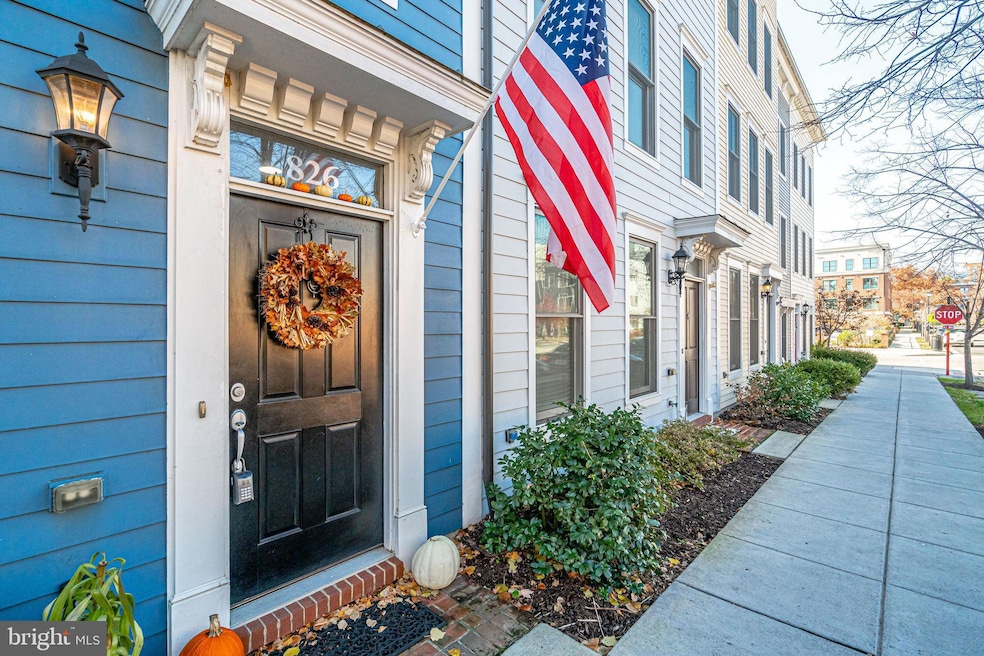 826 Montgomery St, Alexandria, VA 22314 - photo 1