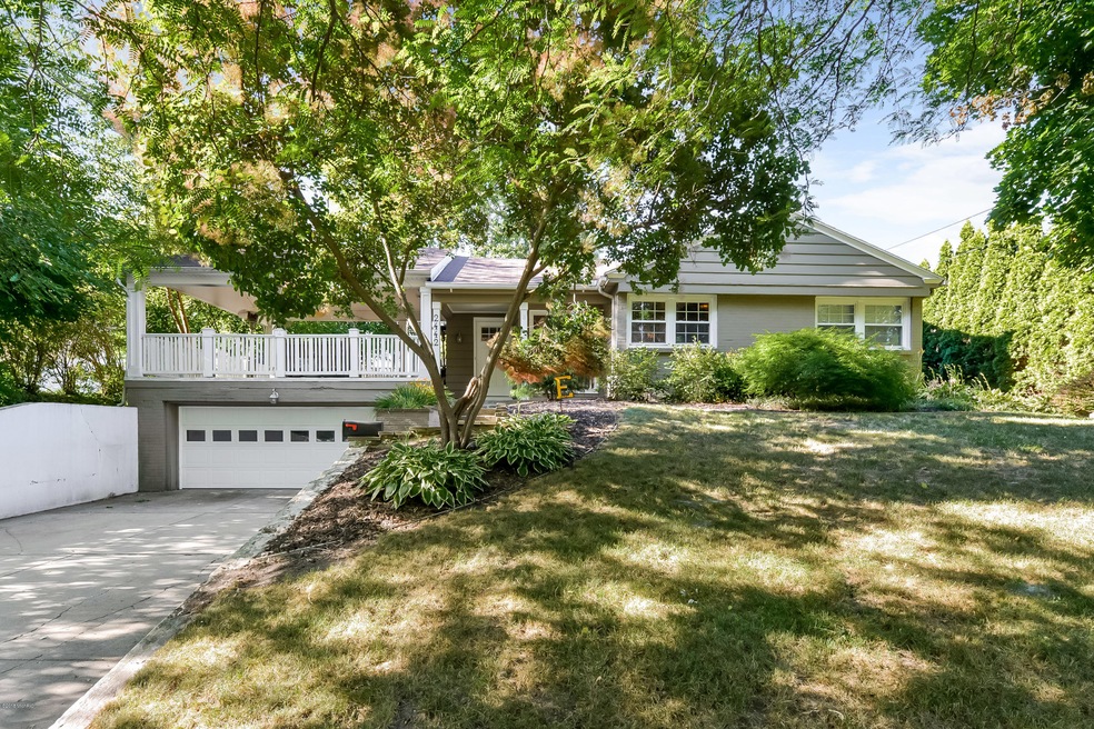 001-Front_View-5995070-large
