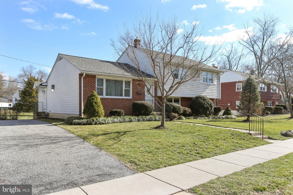 8221 Thornton Rd, Towson, MD 21204 - photo 1