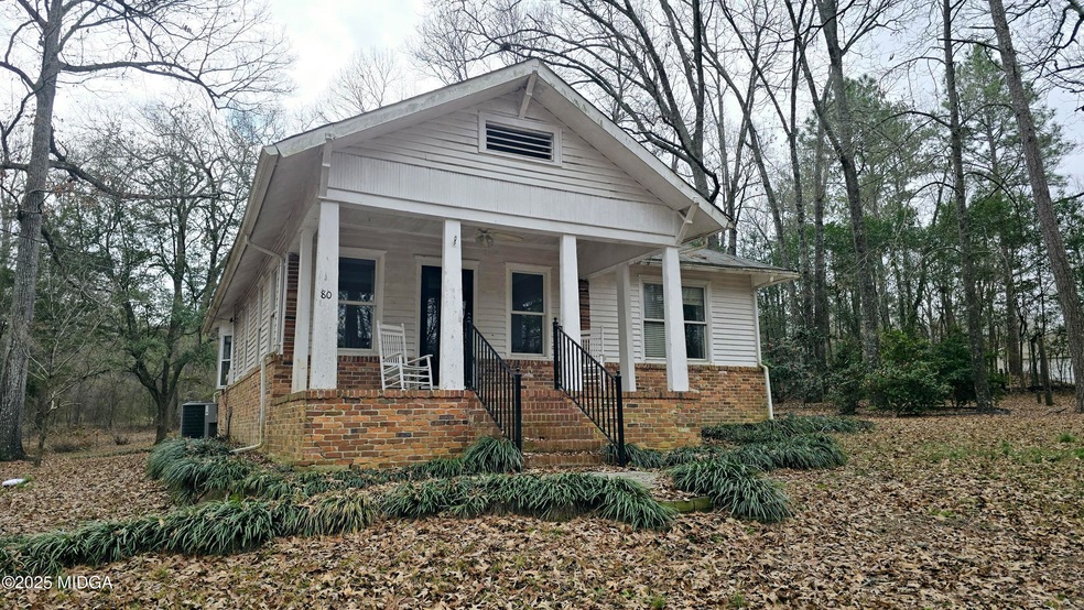 80 Hillside Ln