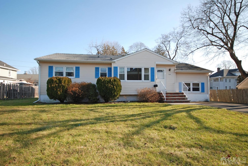 426 Winsor St, Bound Brook, NJ 08805 - photo 1