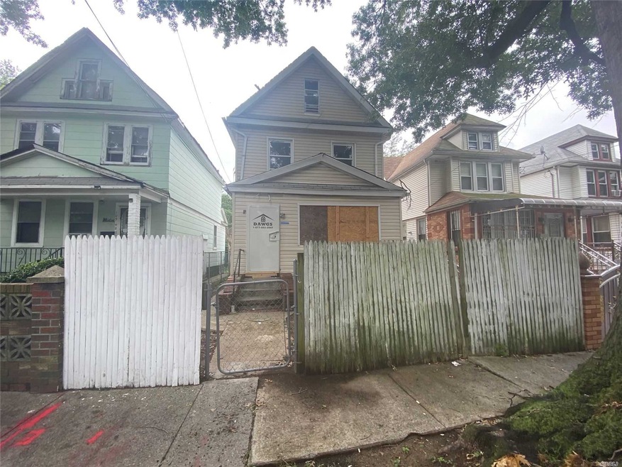 109-44 157th St, Jamaica, NY 11433 - photo 1