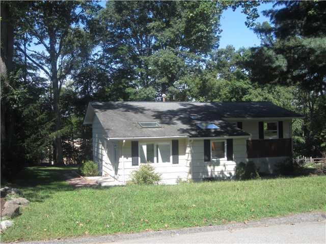 7 Orchard Ct, Spring Valley, NY 10977 - photo 1