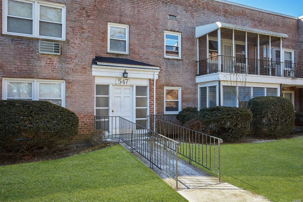 547 Central Ave unit 33A, Cedarhurst, NY 11516 - photo 1