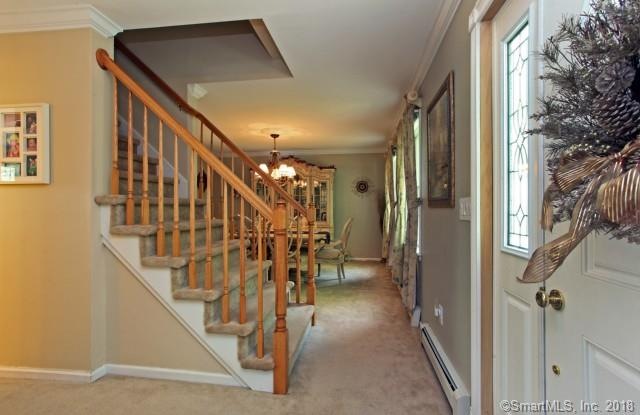 35 Linda Ln, New Fairfield, CT 06812 - photo 1