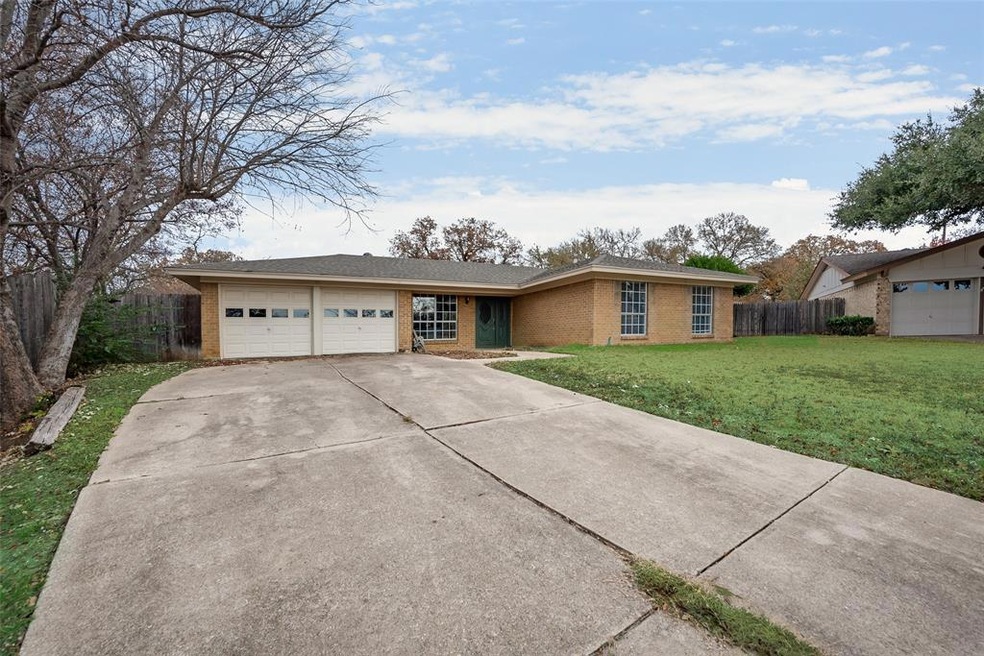 1125 Shady Elm Ct, Bedford, TX 76021 - photo 1