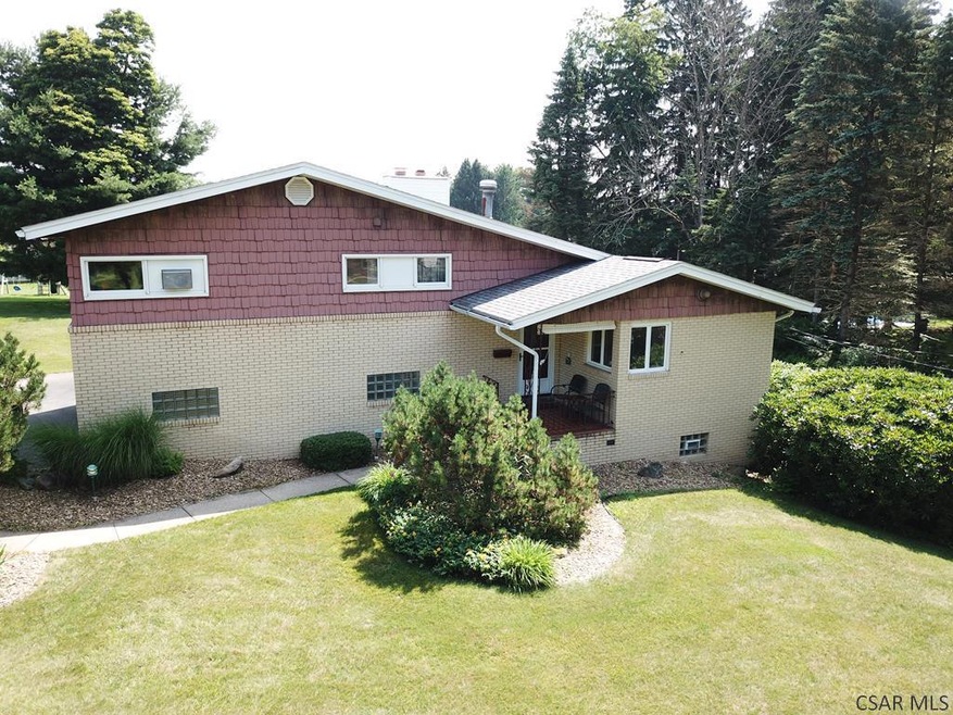 305 Dickinson St, Johnstown, PA 15905 - photo 1