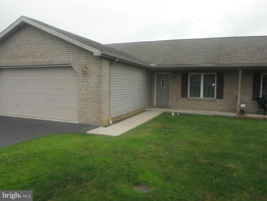 11368 Nicole Dr, Greencastle, PA 17225 - photo 1