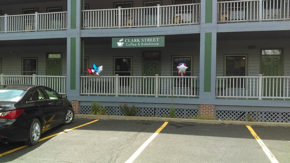 325 Clark 2c St, Utica, IL 61373 - photo 1