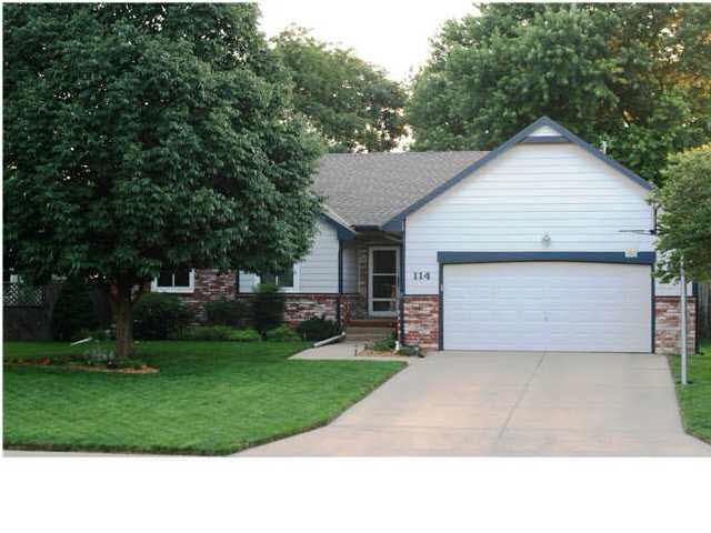 Welcome to 114 E. Oak Meadows!