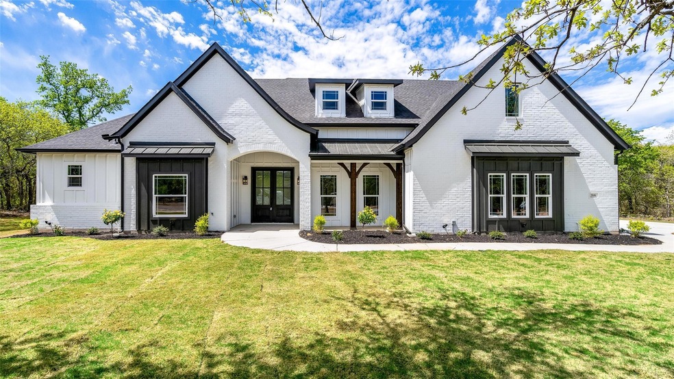 2046 Glenhollow Dr, Weatherford, TX 76088 - photo 1