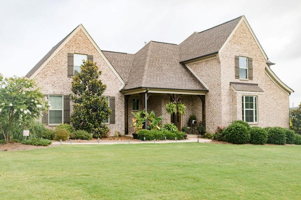 306 Lakes Dr N, Oxford, MS 38655 - photo 1