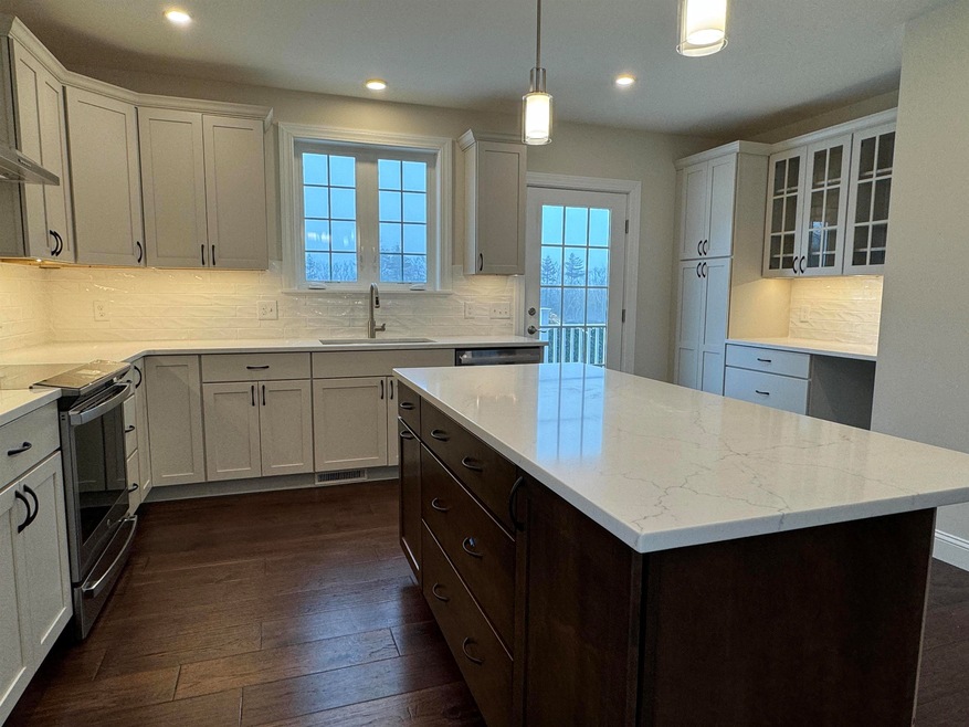 52 Green Rd unit 24, Newmarket, NH 03857 - photo 1