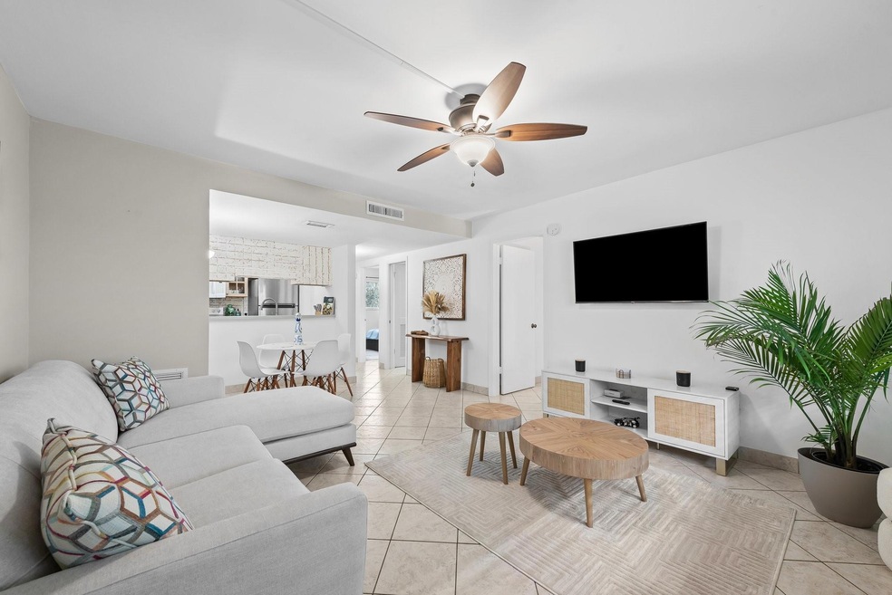 1000 SE 15th St unit 103, Fort Lauderdale, FL 33316 - photo 1