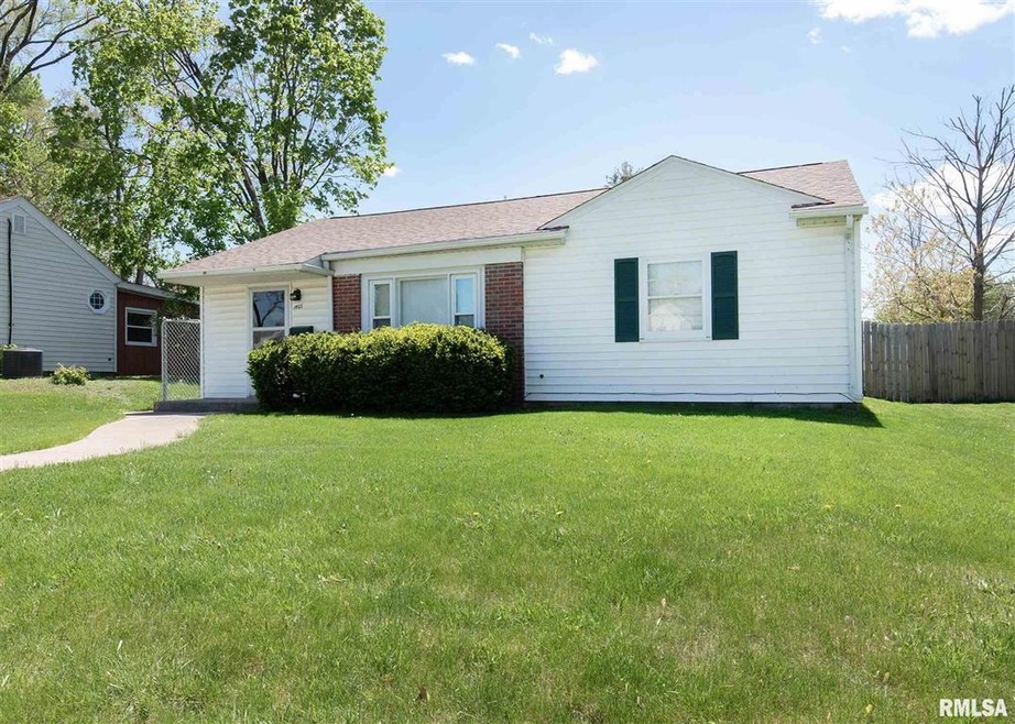 1507 W 37th St, Davenport, IA 52806 - photo 1