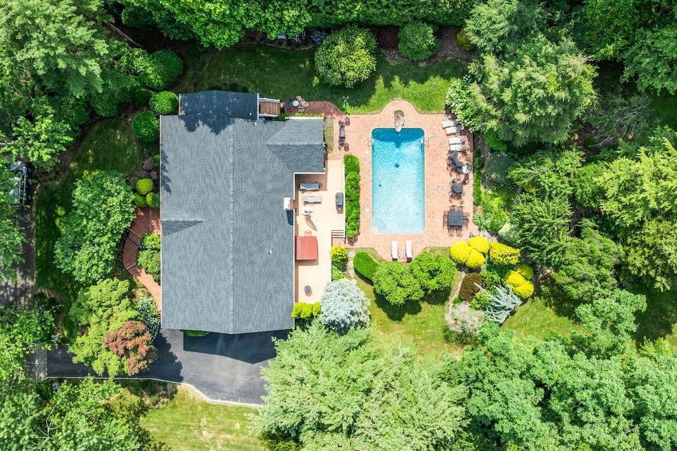 Sold $1,600,000 • Co-Listing Agent