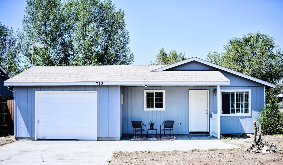 713 SW 26th St, Redmond, OR 97756 - photo 1