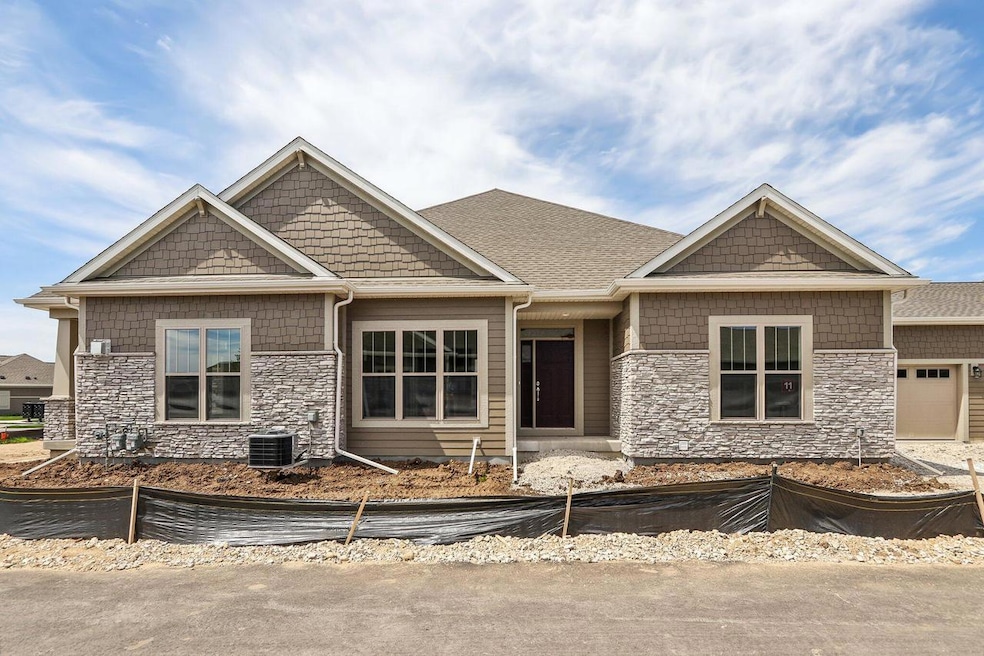 N28W25146 Parkway Ridge Circle --001