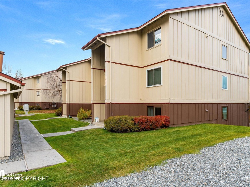 02-Front Exterior_ELI06026-Edit
