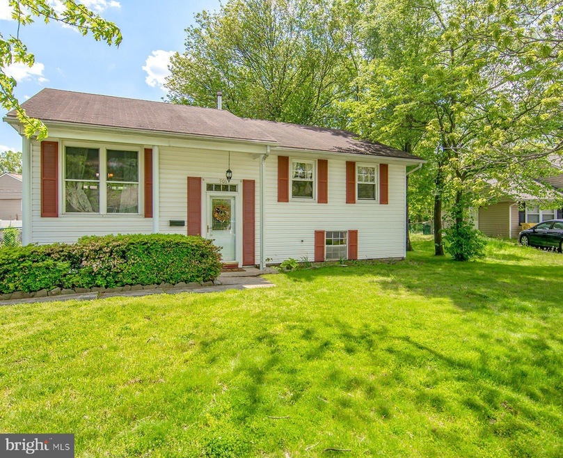 906 Palm Tree Cir, Glen Burnie, MD 21060 - photo 1