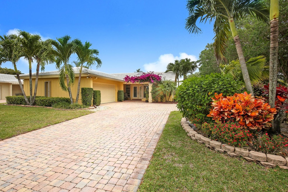 22384 Greentree Cir