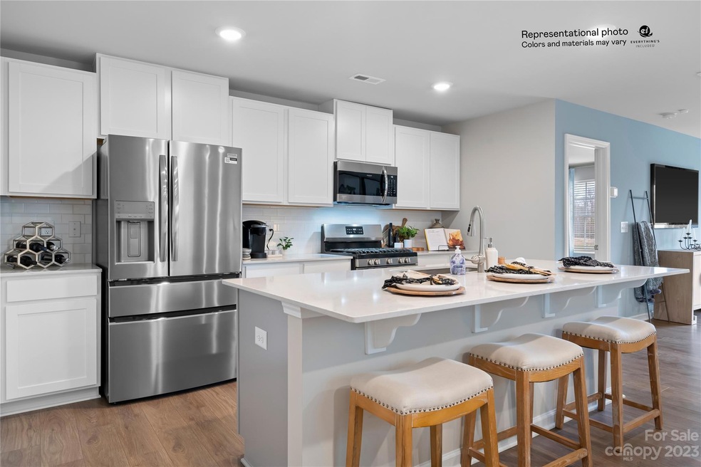 131 Brentwood Dr unit GBD 71, Statesville, NC 28625 - photo 1