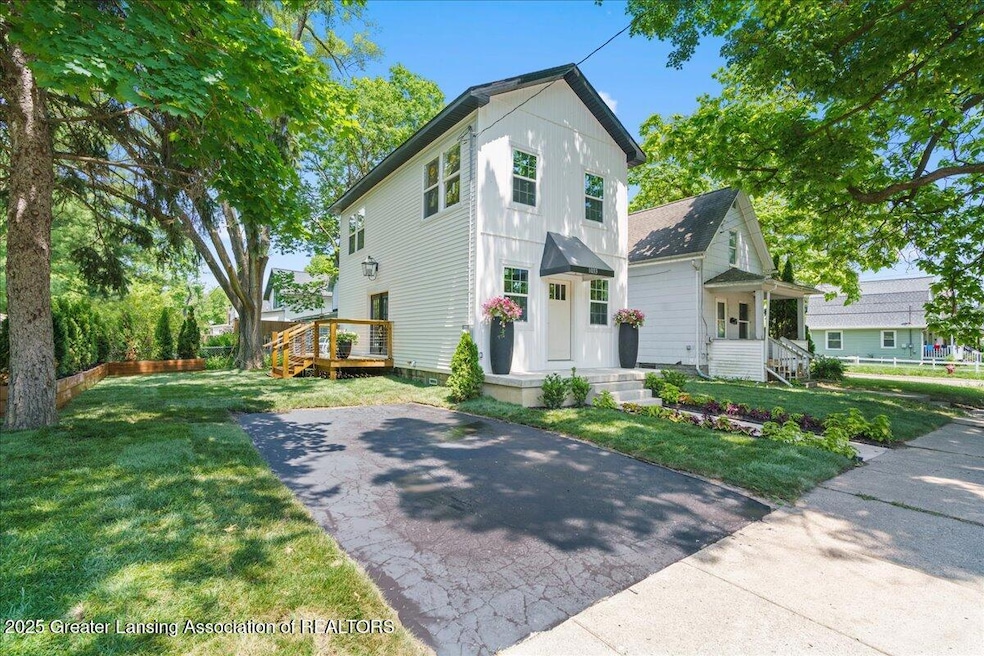 1033 May St 3