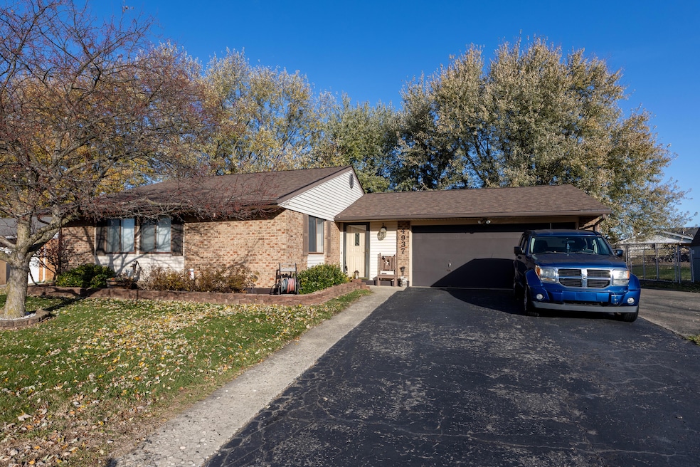 4937 Arrowview Dr, Dayton, OH 45424 - photo 1