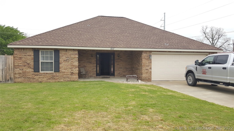 807 E Creek Ave, McAlester, OK 74501 - photo 1