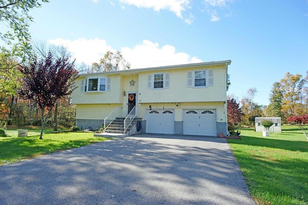 16 Caroline Dr E, Wappingers Falls, NY 12590 - photo 1