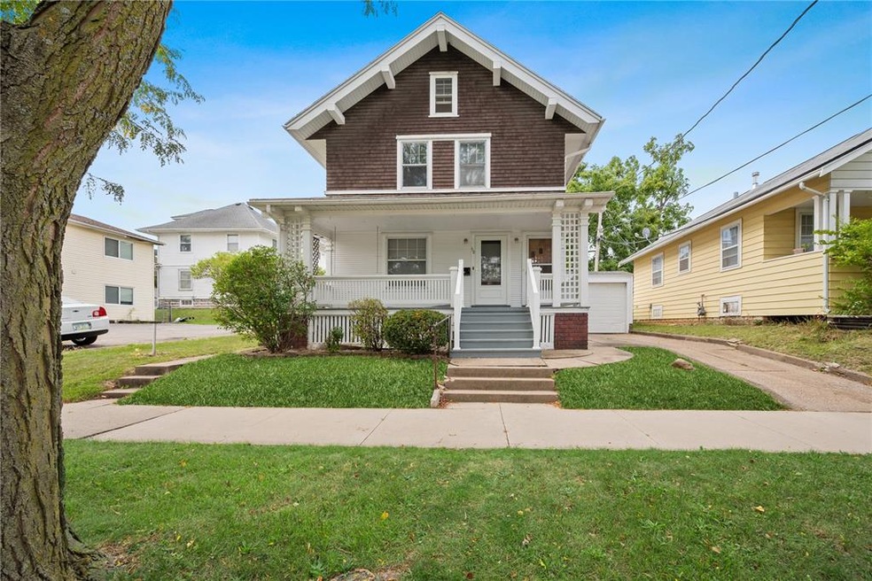 112 11th St NW, Cedar Rapids, IA 52405 - photo 1