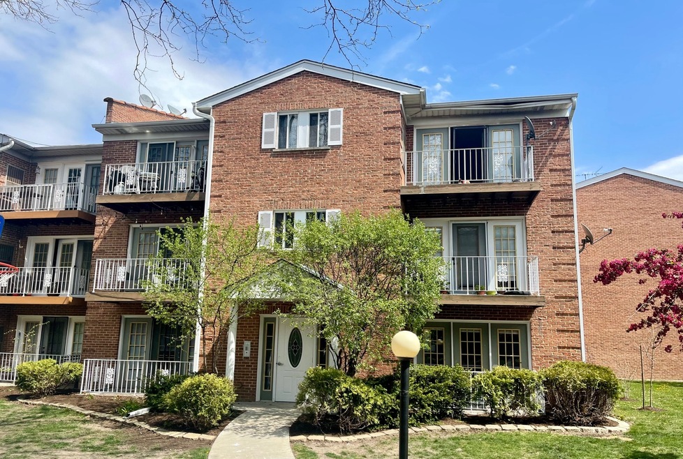 4276 Central Rd unit 102, Glenview, IL 60025 - photo 1